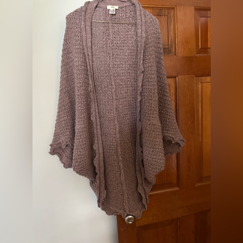 Ladies sweater with shawl like appearance.  Light purple.  Size medium.